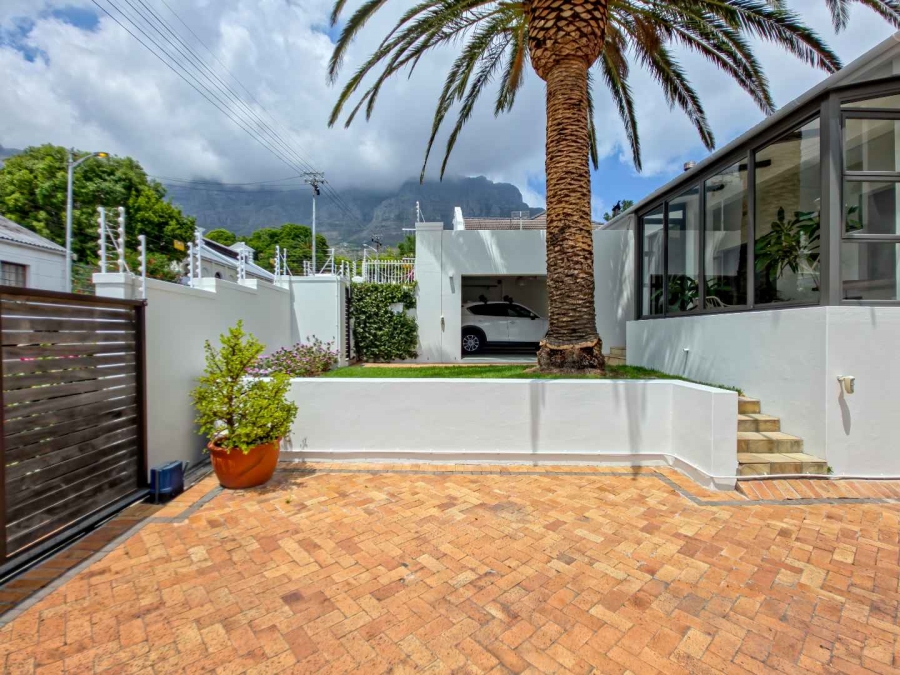 To Let 4 Bedroom Property for Rent in Oranjezicht Western Cape